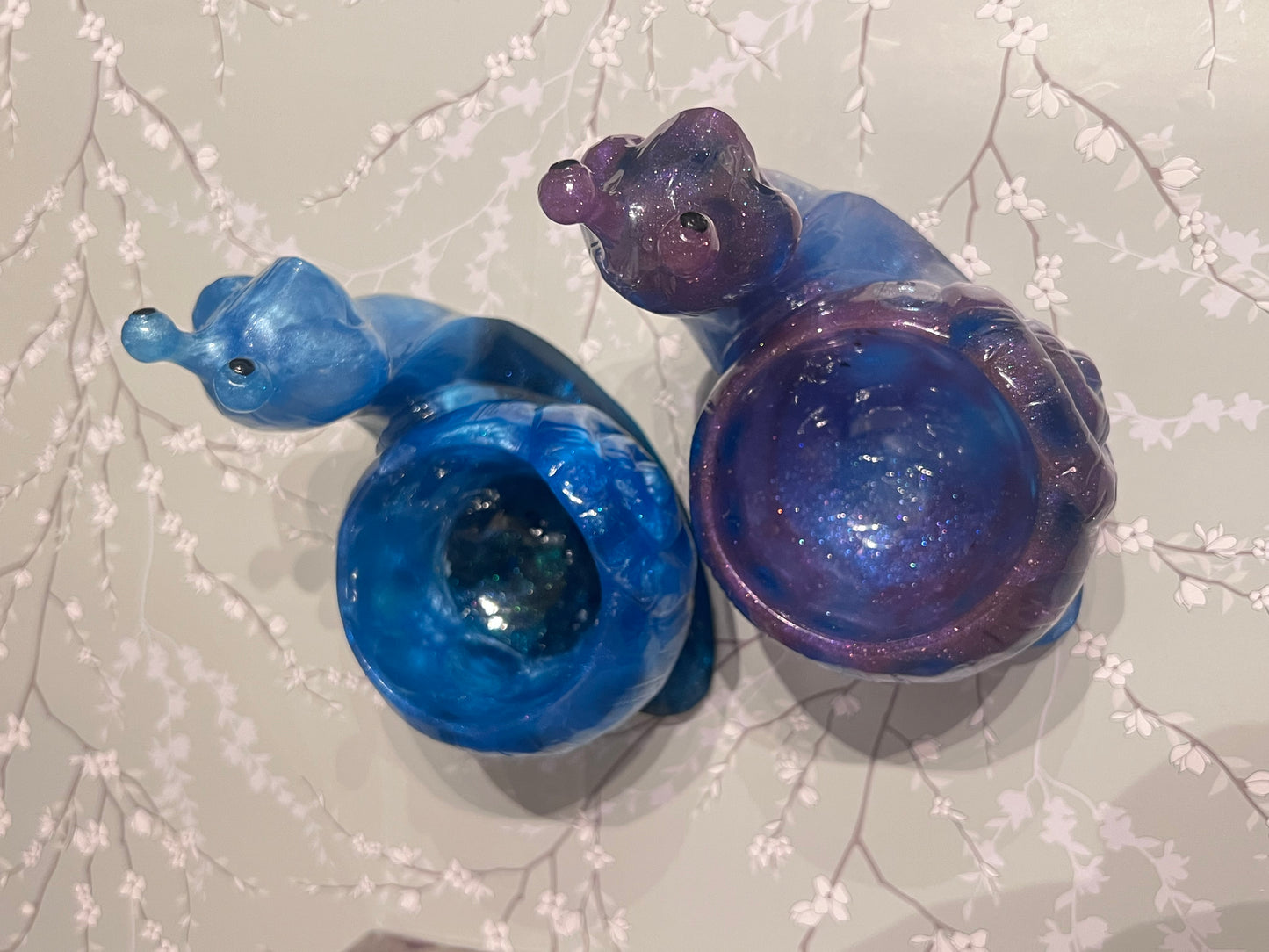 A beautiful resin Snail succulent pot