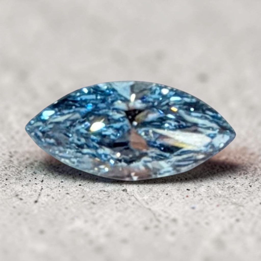 Vivid blue diamond for Lisa