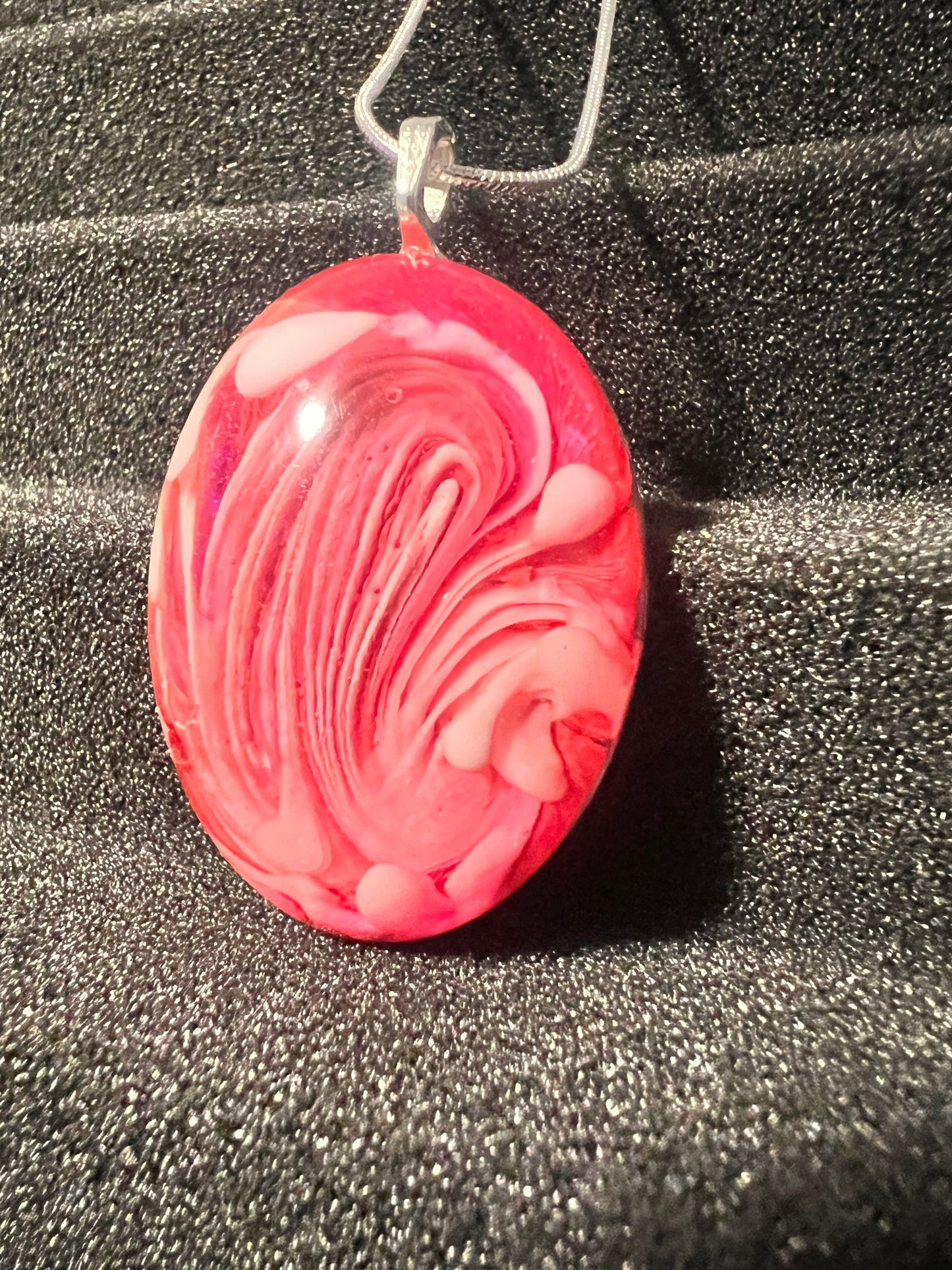 Oval red and white resin pendant w/ necklace