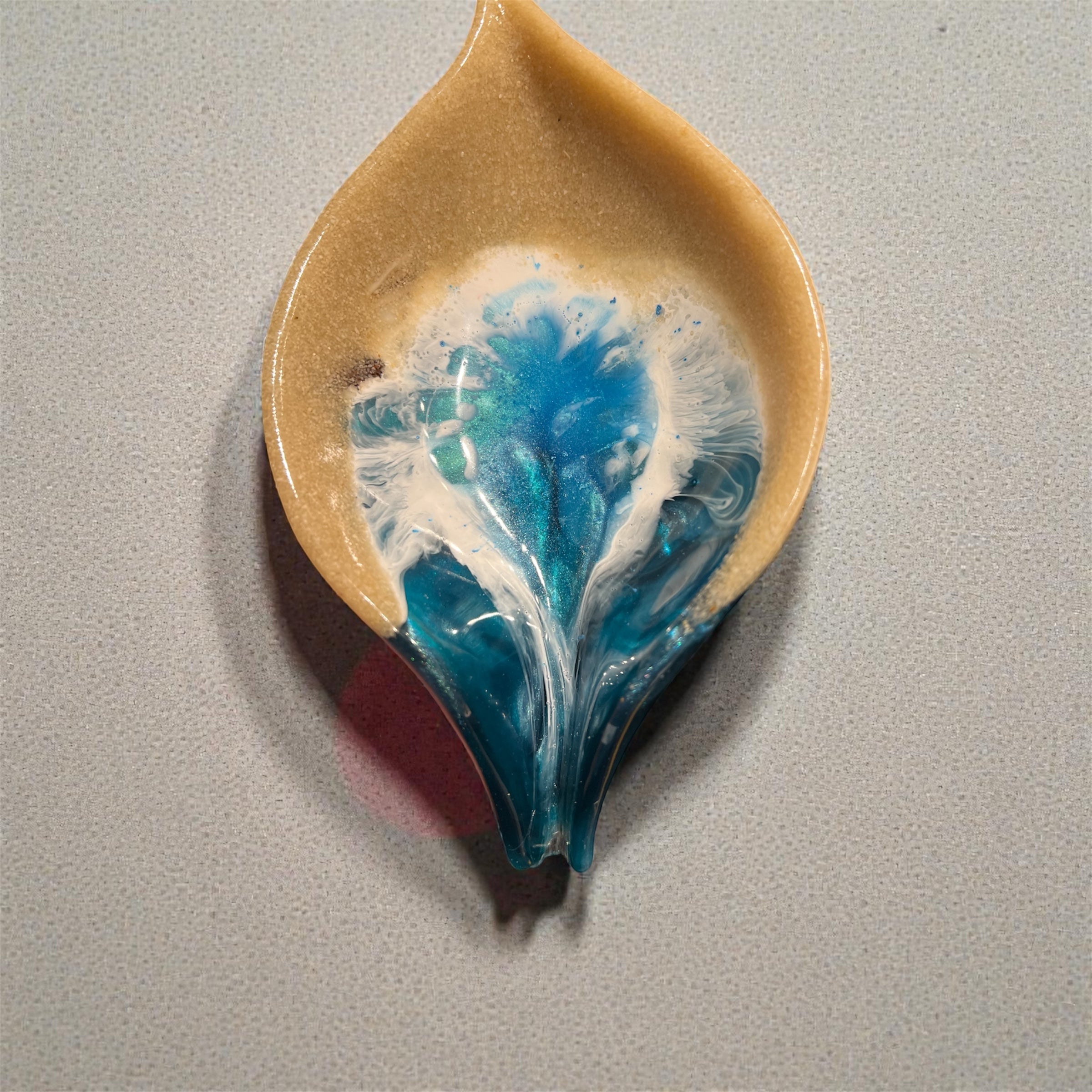 Large self draining soap dishes with shell or stone inclusions