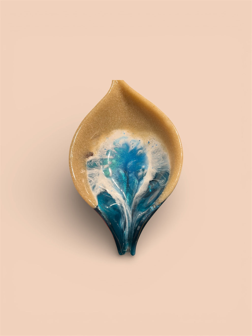 Large self draining soap dishes with shell or stone inclusions