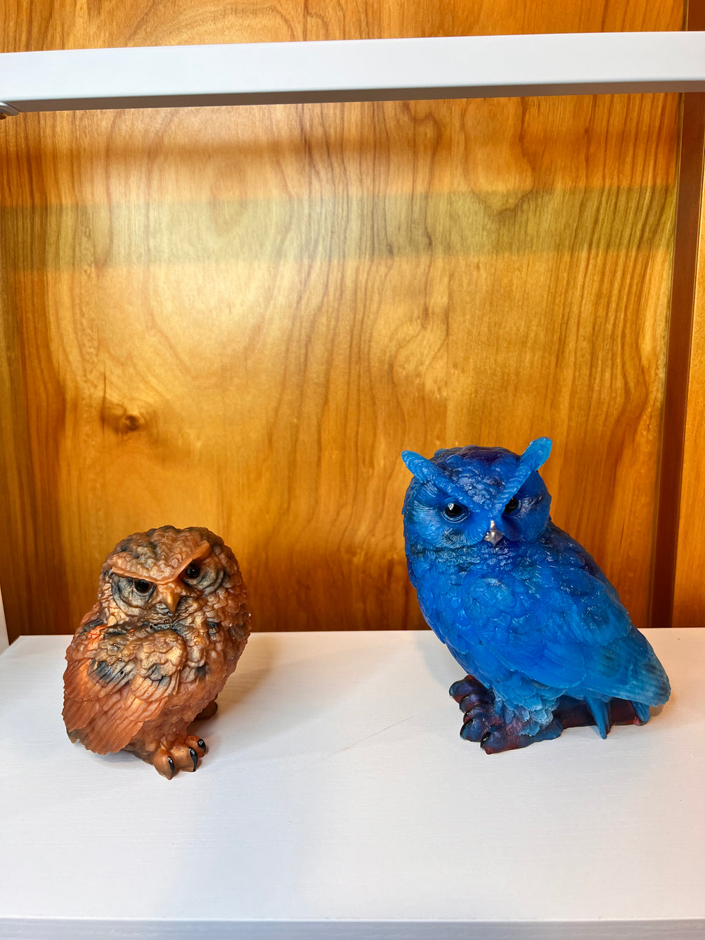 A Royal blue weighted resin owl statue